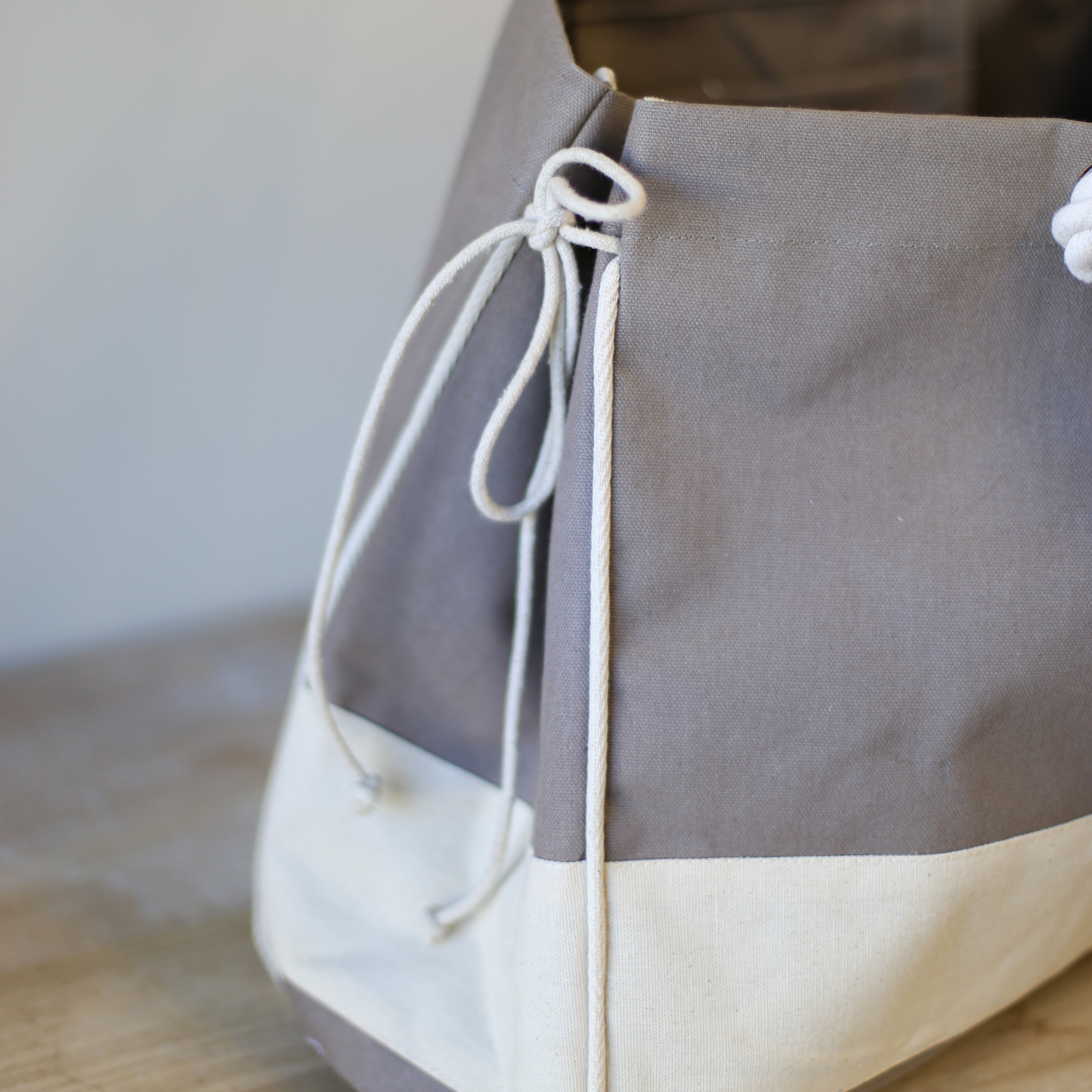 20983159_royal-standard-dockside-tote