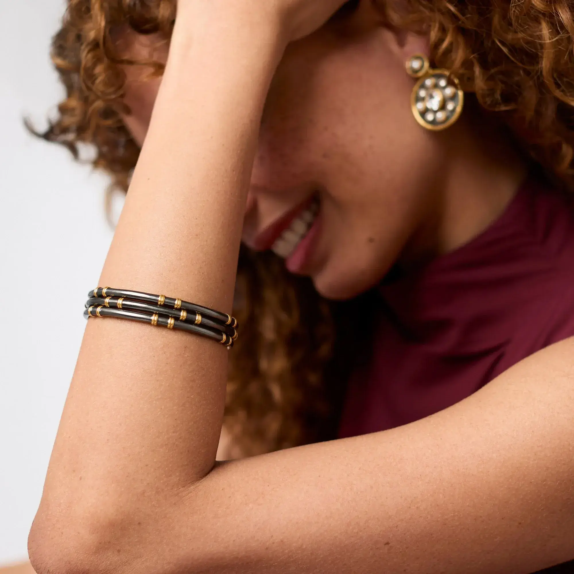 72841434_julie-vos-tribecca-stacking-bangle
