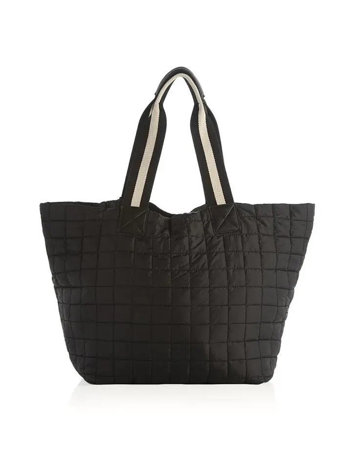 73315221_shiraleah-ezra-travel-tote